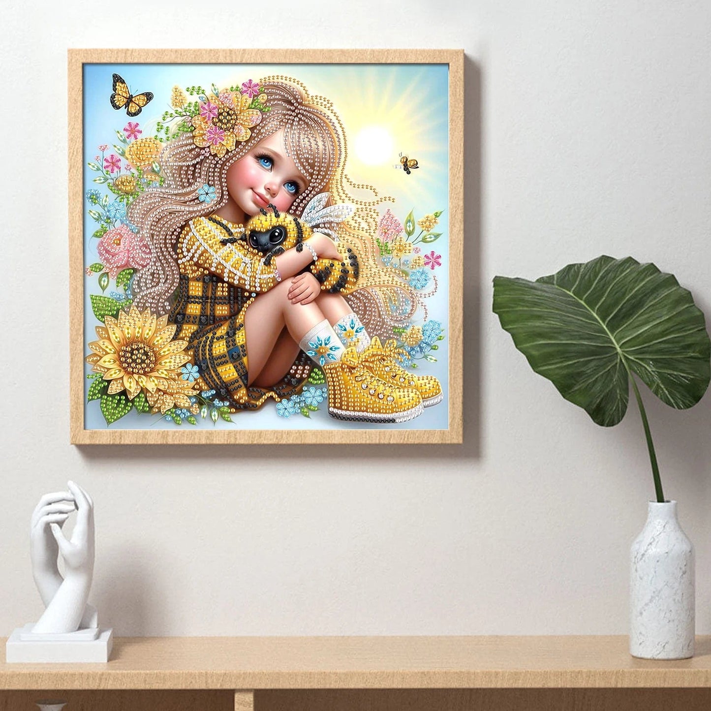 5DDpaints.com arts and crafts kit 30*30cm Girl and bee Flower Diamond Kit - Beginners - Partial Drill